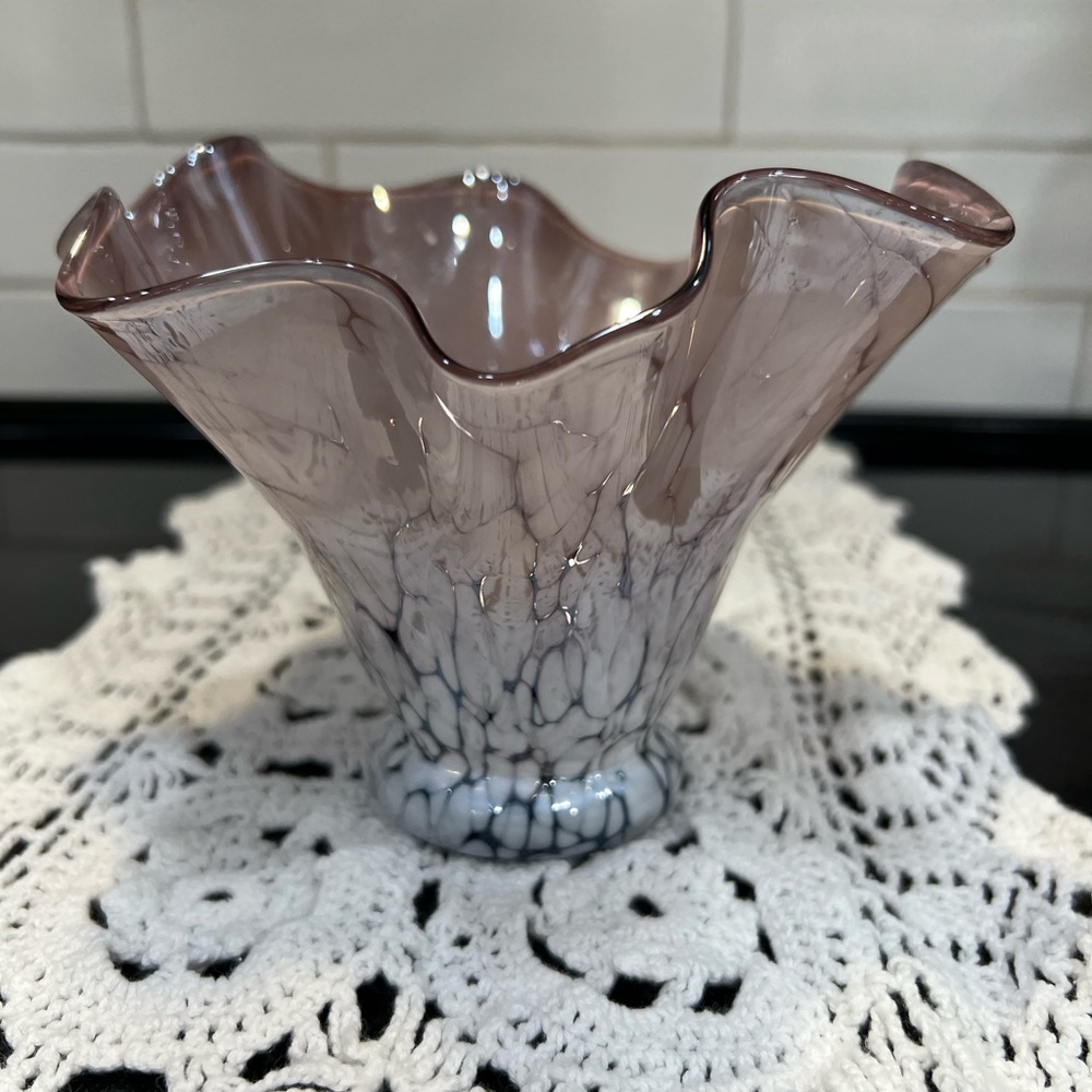 Jozefina Krosno Hand Made Blown Art Glass Medium Bowl/Vase Poland Purple White